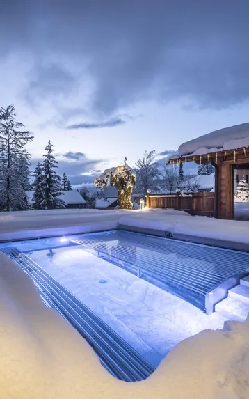 Freibad an einem Winterabend